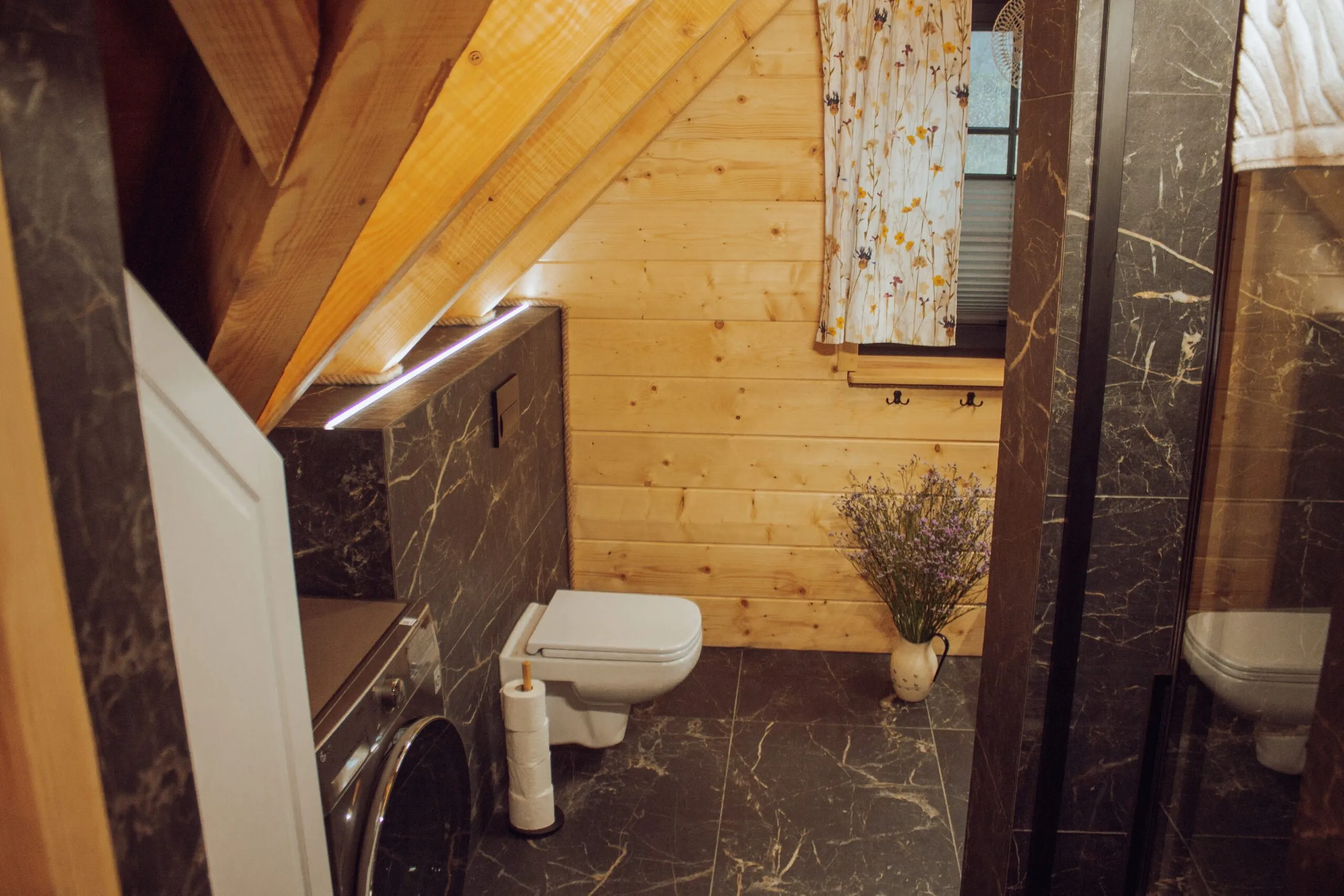 Apartament 2 – łazienka